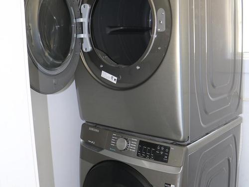 2448 Barnhartvale Road, Kamloops, BC - Indoor Photo Showing Laundry Room