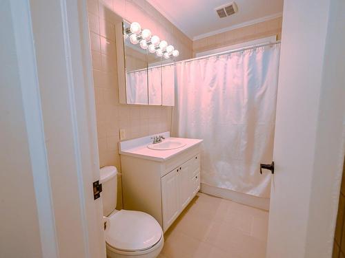 Bathroom - 5713 Av. Wolseley, Côte-Saint-Luc, QC - Indoor Photo Showing Bathroom