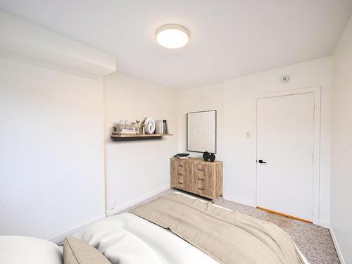Bedroom - 5713 Av. Wolseley, Côte-Saint-Luc, QC - Indoor Photo Showing Other Room