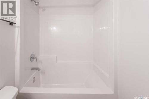 12 651 Dubois Crescent, Saskatoon, SK - Indoor Photo Showing Bathroom