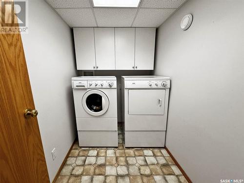 120 165 Robert Street W, Swift Current, SK - Indoor Photo Showing Laundry Room
