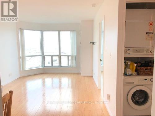 #Ph305 -11 Lee Centre Dr, Toronto, ON - Indoor Photo Showing Laundry Room