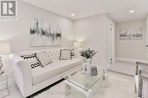 93 Mcmillan Drive, Oshawa, ON - Indoor Photo Showing Living Room