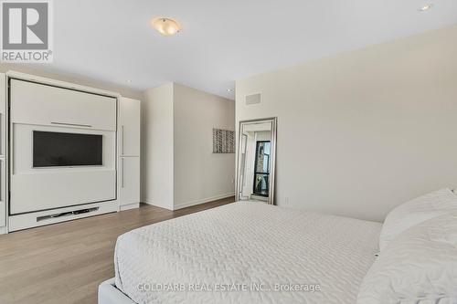 3547 Riva Ave, Innisfil, ON - Indoor Photo Showing Bedroom