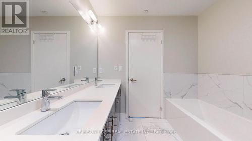 106 - 168 Sabina Drive, Oakville, ON - Indoor Photo Showing Bathroom