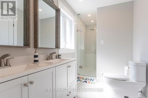 510 Richey Cres, Mississauga, ON - Indoor Photo Showing Bathroom