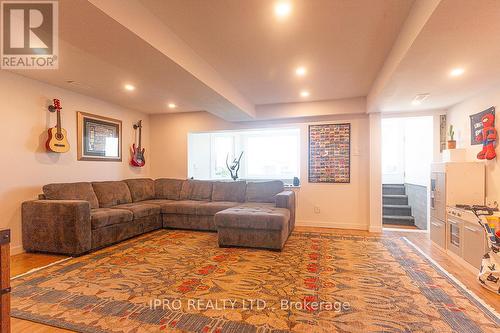 510 Richey Crescent, Mississauga, ON - Indoor Photo Showing Living Room