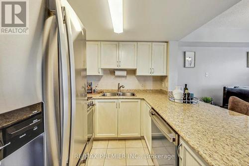 #2086 -65 George Appleton Way, Toronto, ON - Indoor Photo Showing Kitchen With Double Sink