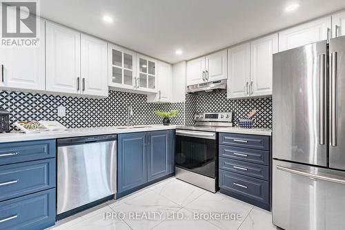 #1001 -4235 Sherwoodtowne Blvd, Mississauga, ON - Indoor Photo Showing Kitchen With Stainless Steel Kitchen With Upgraded Kitchen