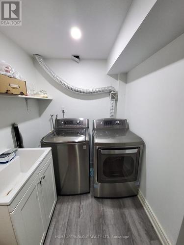 Bsmt - 30 Larchwood Place, Brampton, ON - Indoor Photo Showing Laundry Room
