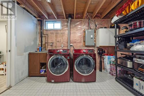 22 Edgewell Cres, Central Elgin, ON - Indoor Photo Showing Laundry Room