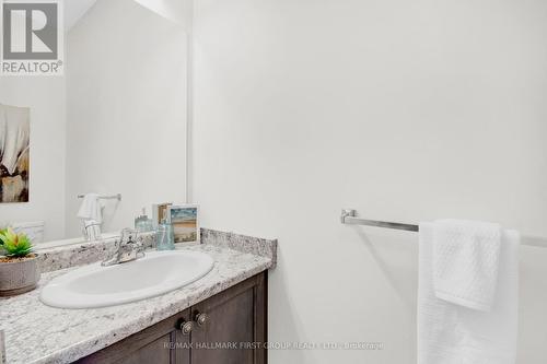 122 Huntingford Tr, Woodstock, ON - Indoor Photo Showing Bathroom