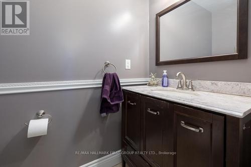820 Cataraqui Woods Drive, Kingston, ON - Indoor Photo Showing Bathroom