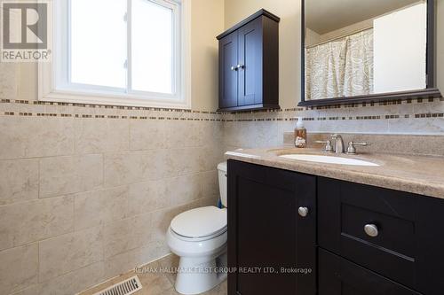 820 Cataraqui Woods Drive, Kingston, ON - Indoor Photo Showing Bathroom
