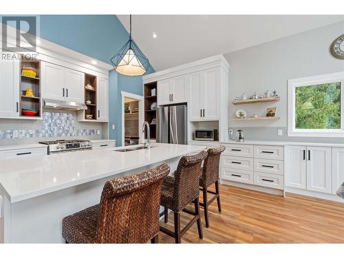 7918 Gardiner Road, Anglemont, BC - Indoor Photo Showing Kitchen With Upgraded Kitchen