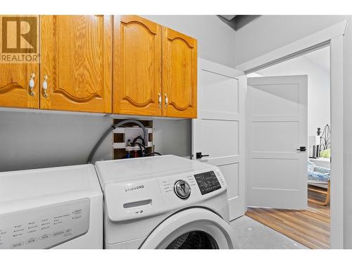 7918 Gardiner Road, Anglemont, BC - Indoor Photo Showing Laundry Room