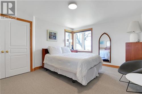 15953 Sunset Drive, Long Sault, ON - Indoor Photo Showing Bedroom