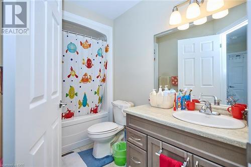 Main Bath - 8433 Angie Drive, Niagara Falls, ON - Indoor Photo Showing Bathroom