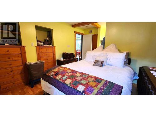 158 Bassett Street, Penticton, BC - Indoor Photo Showing Bedroom