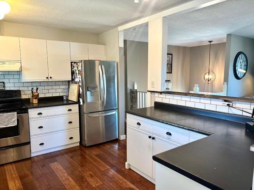 482 Palmer Street, Princeton, BC - Indoor Photo Showing Kitchen