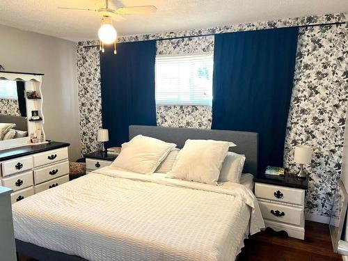 482 Palmer Street, Princeton, BC - Indoor Photo Showing Bedroom