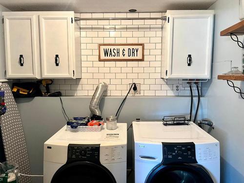 482 Palmer Street, Princeton, BC - Indoor Photo Showing Laundry Room