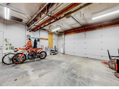 3316 36Th Avenue, Osoyoos, BC - Indoor Photo Showing Garage