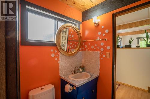 5139 Watson Lake Road, 100 Mile House, BC - Indoor Photo Showing Bathroom