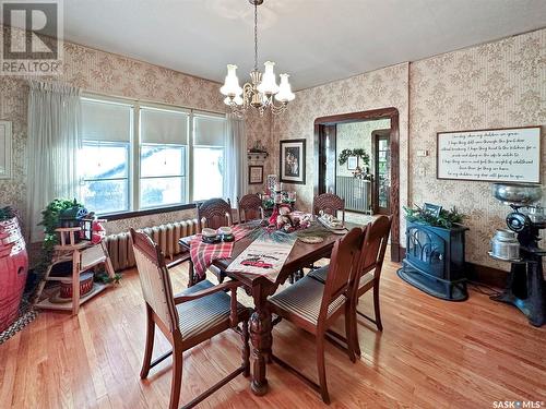 460 4Th Avenue Ne, Swift Current, SK - Indoor Photo Showing Dining Room