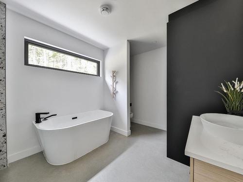 Salle de bains - 38 Ch. Des Castors, Saint-Donat, QC - Indoor Photo Showing Bathroom