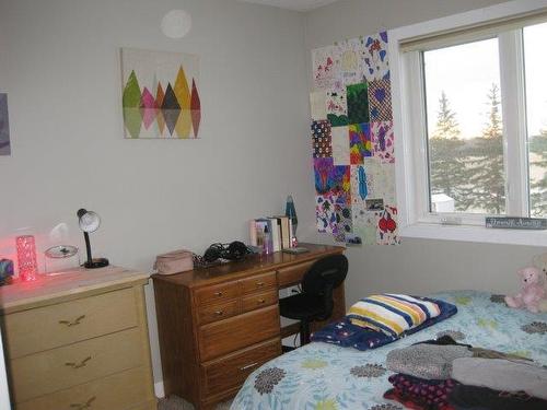 30 Linton Street, Emo, ON - Indoor Photo Showing Bedroom