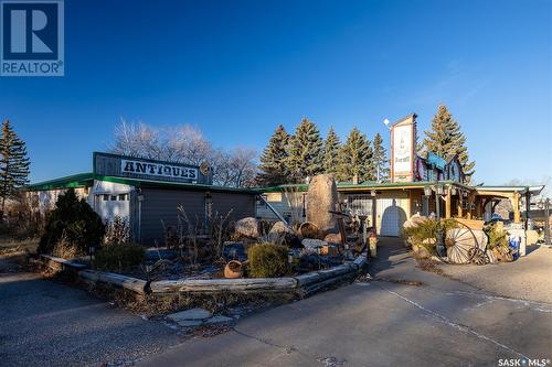 Highway 12 Offsale & Olive Tree Restaurant & Gas, Laird Rm No. 404, SK 