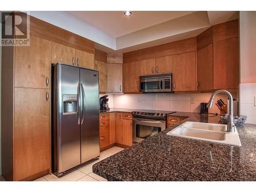 7343 Okanagan Landing Road Unit# 1203, Vernon, BC - Indoor Photo Showing Kitchen With Double Sink