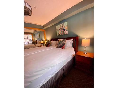 313 - 2060 Summit Drive, Panorama, BC - Indoor Photo Showing Bedroom