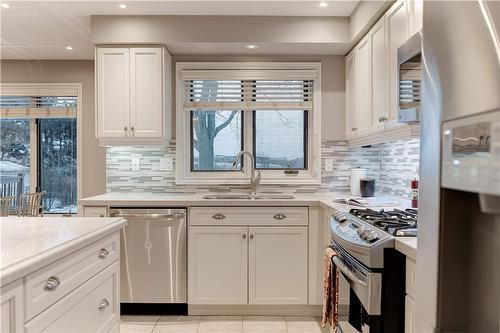 80 Albion Falls Boulevard, Hamilton, ON - Indoor Photo Showing Kitchen With Upgraded Kitchen