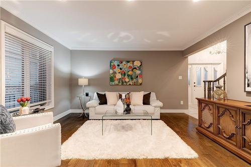 80 Albion Falls Boulevard, Hamilton, ON - Indoor Photo Showing Living Room