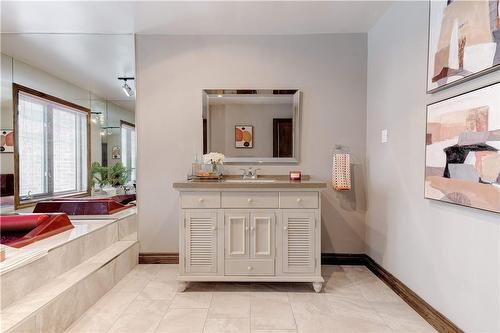 80 Albion Falls Boulevard, Hamilton, ON - Indoor Photo Showing Bathroom