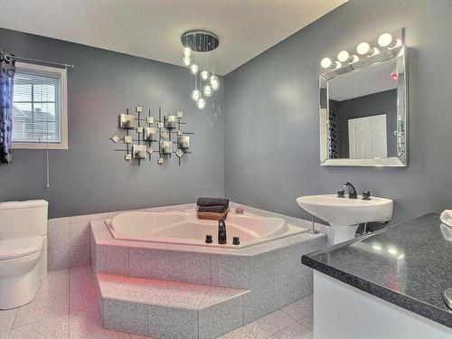 Salle de bains - 3649  - 3653 Rue De L'Indiana, Sherbrooke (Brompton/Rock Forest/Saint-Élie/Deauville), QC - Indoor Photo Showing Bathroom
