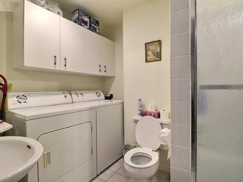 Salle de bains - 3649  - 3653 Rue De L'Indiana, Sherbrooke (Brompton/Rock Forest/Saint-Élie/Deauville), QC - Indoor Photo Showing Laundry Room