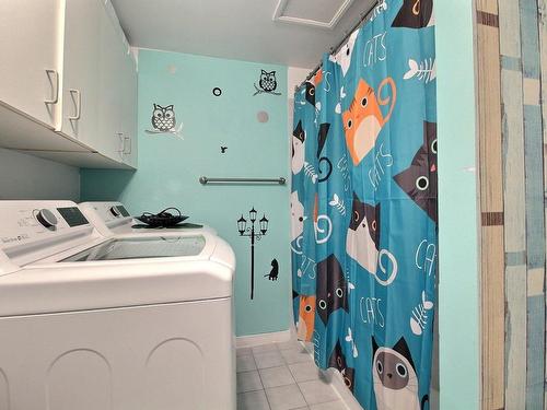 Salle de bains - 3649  - 3653 Rue De L'Indiana, Sherbrooke (Brompton/Rock Forest/Saint-Élie/Deauville), QC - Indoor Photo Showing Laundry Room