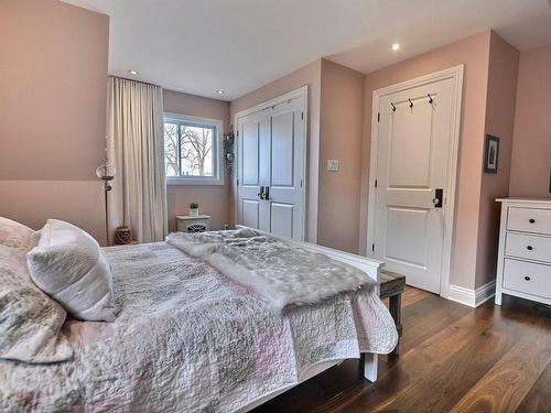 Chambre Ã Â coucher - 11 Rue Augier, Laval (Auteuil), QC - Indoor Photo Showing Bedroom