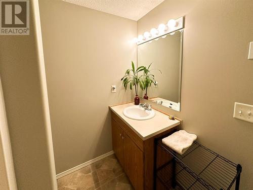2550 Hollywood Road N Unit# 151, Kelowna, BC - Indoor Photo Showing Bathroom