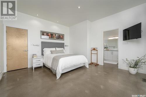 21 Copper Ridge Way, Moose Jaw, SK - Indoor Photo Showing Bedroom
