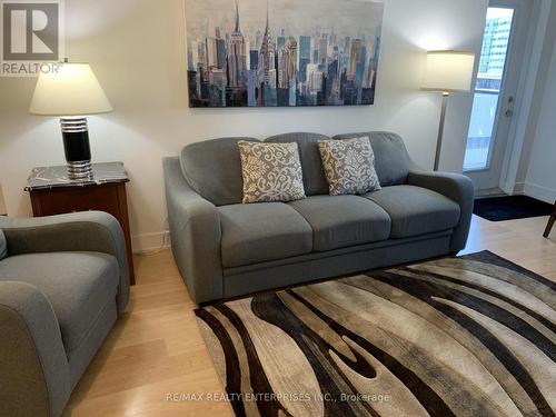 1017 - 20 Blue Jays Way, Toronto, ON - Indoor Photo Showing Living Room