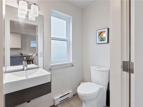1-1782 St. Jacques Blvd, Ucluelet, BC - Indoor Photo Showing Bathroom
