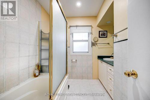 205 Finch Avenue W, Toronto, ON - Indoor Photo Showing Bathroom