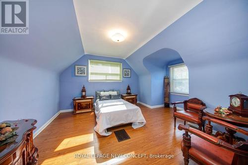 205 Finch Avenue W, Toronto, ON - Indoor Photo Showing Bedroom