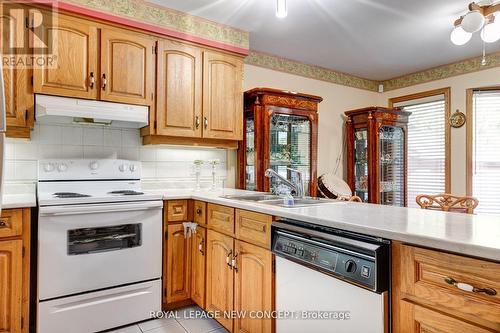 205 Finch Avenue W, Toronto, ON - Indoor Photo Showing Kitchen With Double Sink