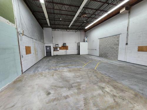 Warehouse - 9-755 Boul. Du Curé-Boivin, Boisbriand, QC - Indoor Photo Showing Garage