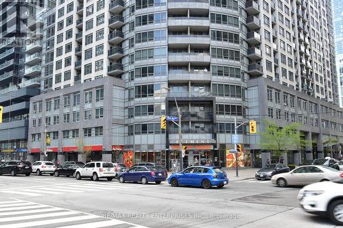 1509 - 20 Blue Jays Way, Toronto, ON - Outdoor With Balcony With Facade